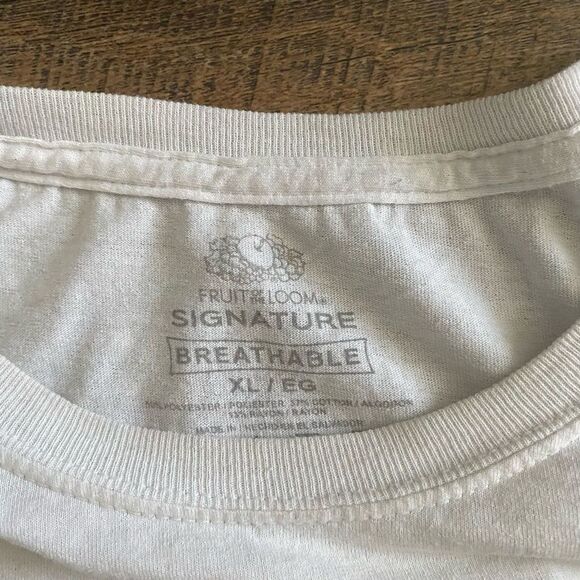 Fruit of The Loom Breathable White T-shirt - EUC - Size XL - Picture 3 of 3